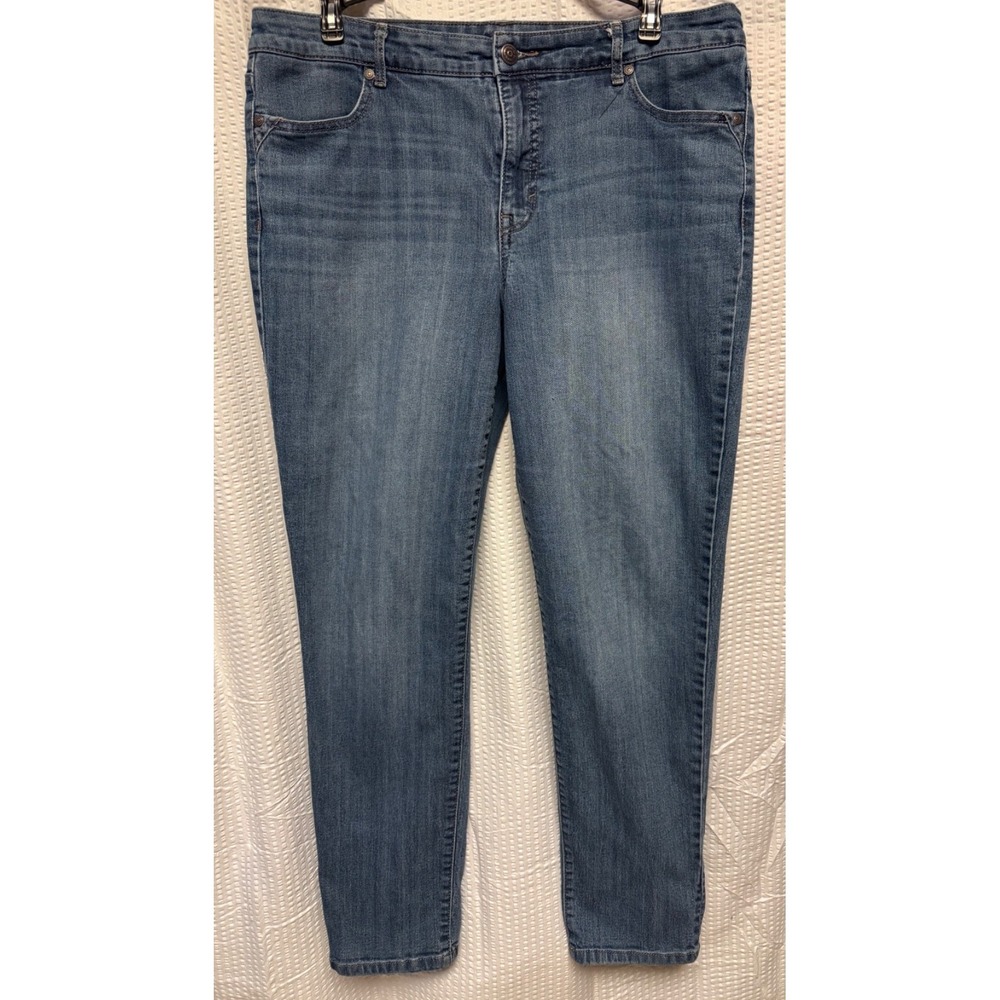 Bandolino Karyn Boyfriend Denim Blue Jeans Size 12 Factory Fade 5-Pocket Stretch